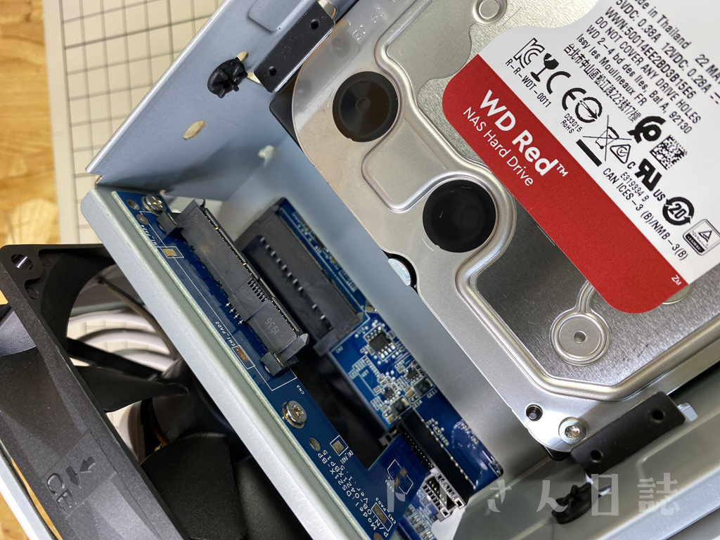 WD Red 3TBをDS218Jに接続